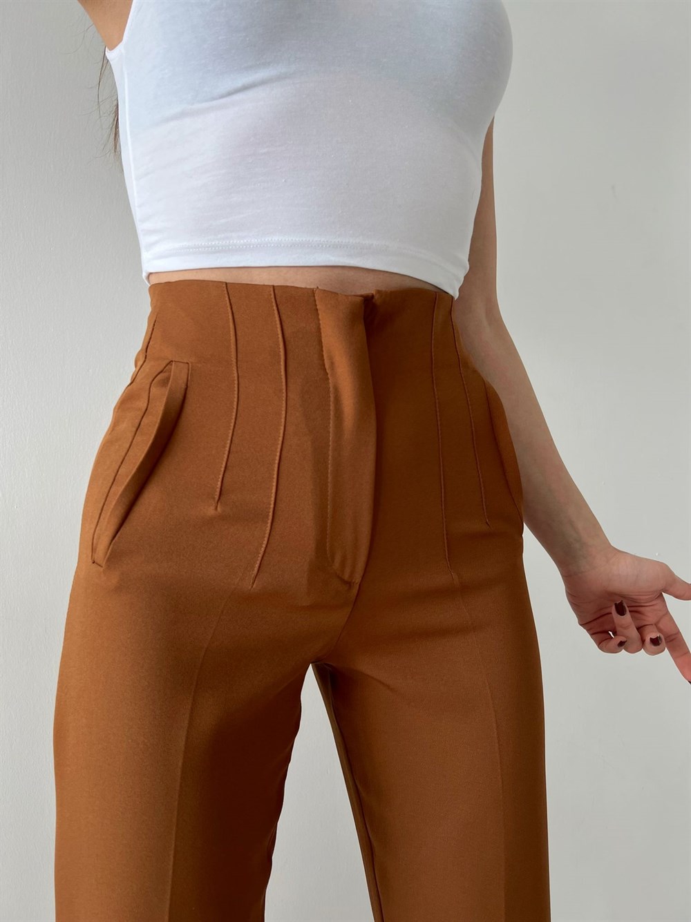 Belt Pleated High Waist Carrot Pants in Pink - Noxlook – Noxlook